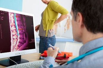 MRI páteře k objasnění příčiny bolesti zad